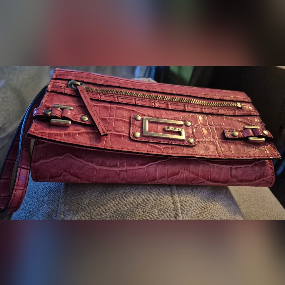 Guess Handbag - Picture 8 of 8
